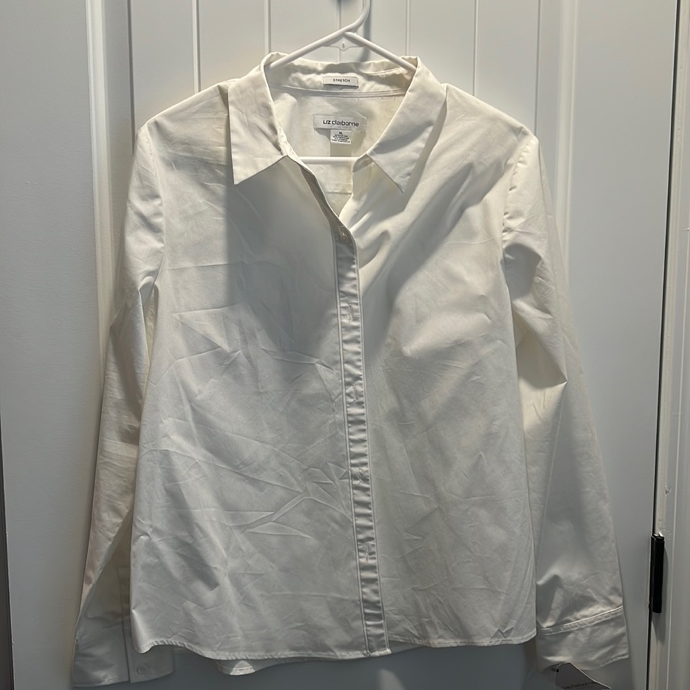 Liz Claiborne Women’s button down shirt -XL New with tags!
